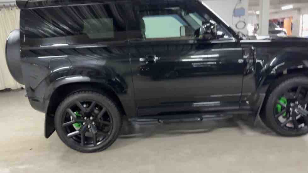 More views of Land Rover Defender 90