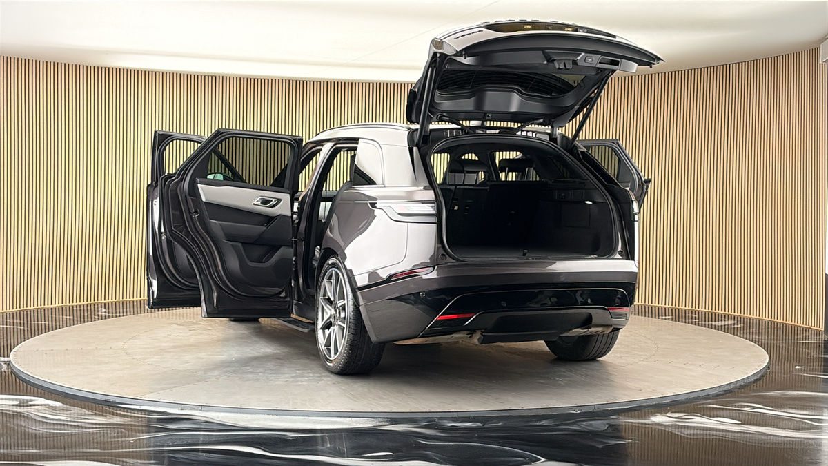 More views of Land Rover Range Rover Velar