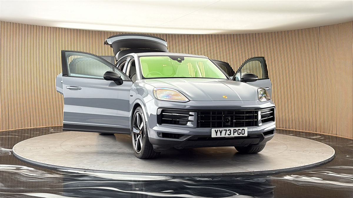 More views of Porsche Cayenne