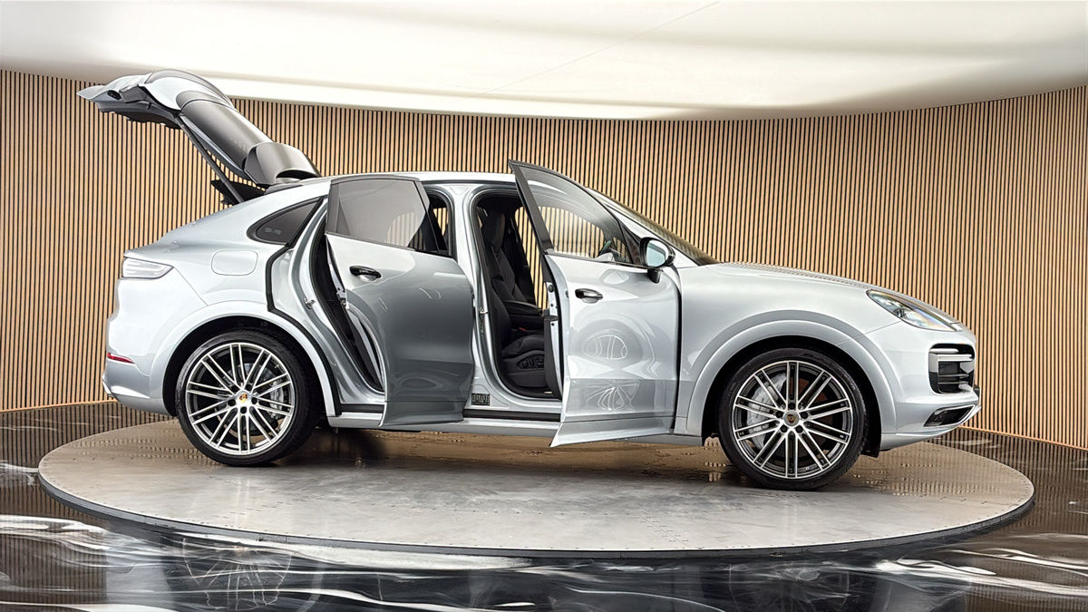 More views of Porsche Cayenne
