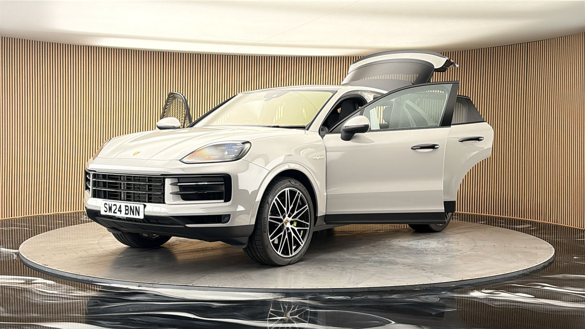 More views of Porsche Cayenne