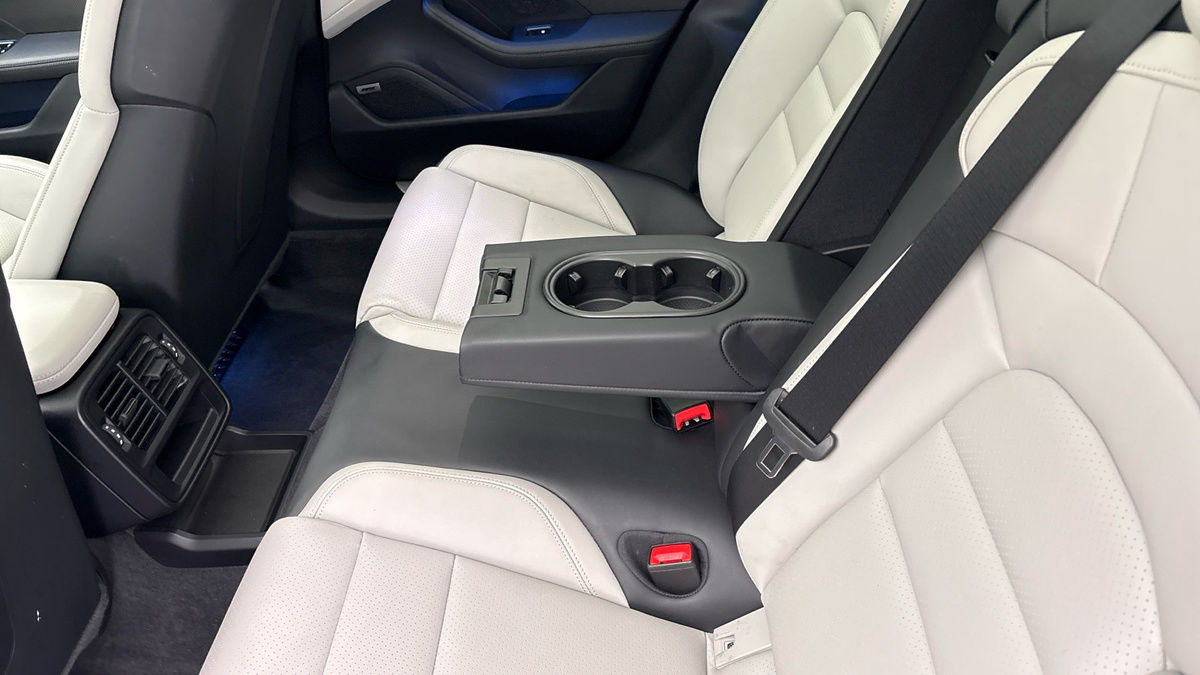 Porsche Taycan Image 9