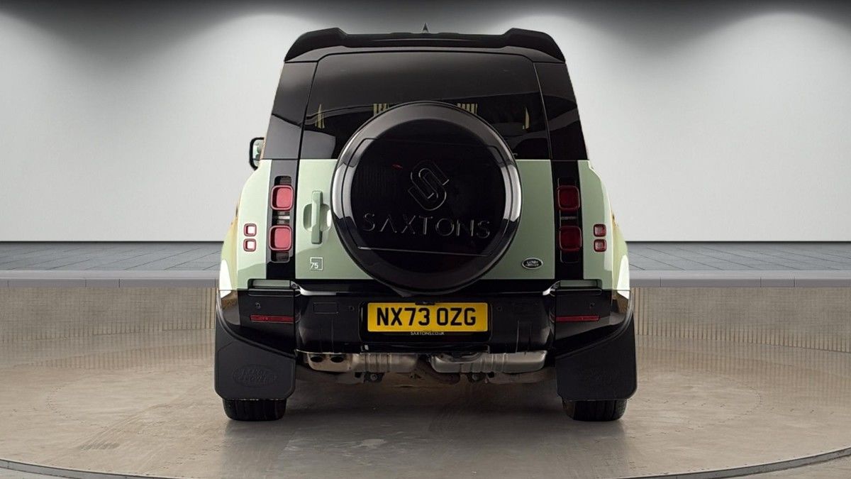 Land Rover Defender 90 Image 4