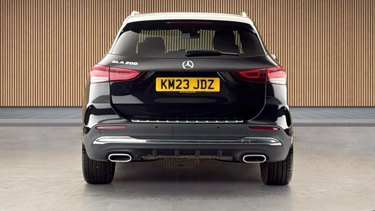 Mercedes-Benz GLA Image 4