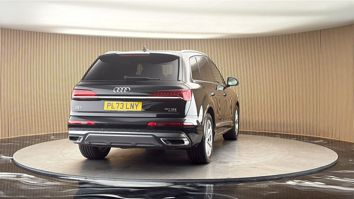More views of Audi Q7