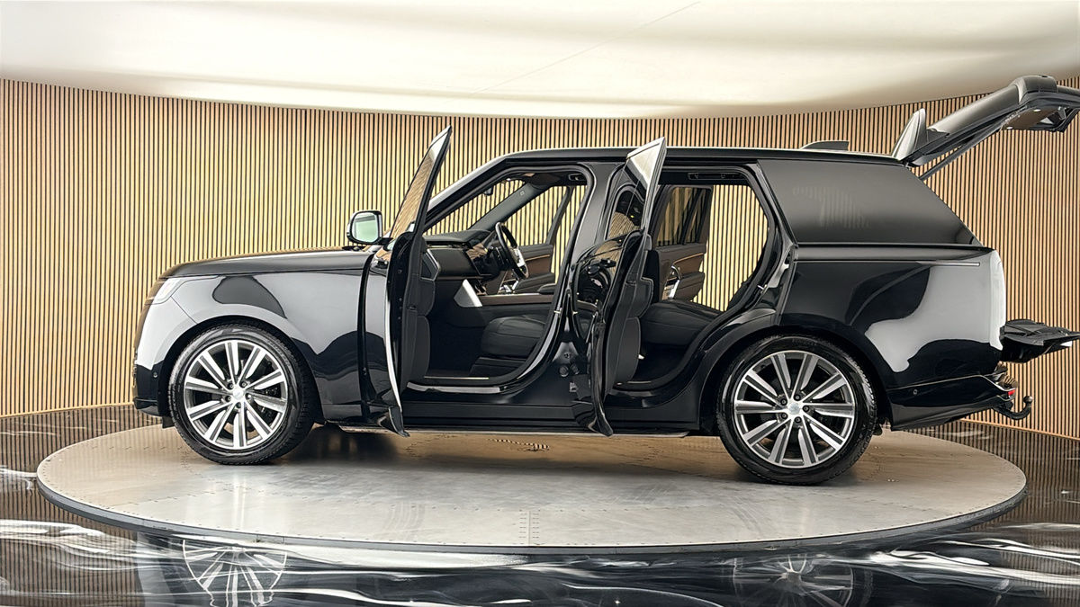More views of Land Rover Range Rover