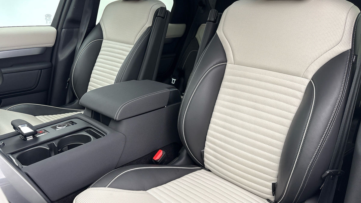 Land Rover Discovery Image 7