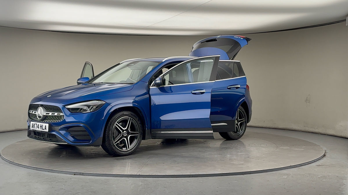 Mercedes-Benz GLA Image 22