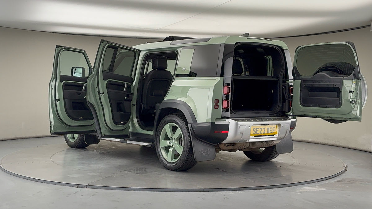 More views of Land Rover Defender 110