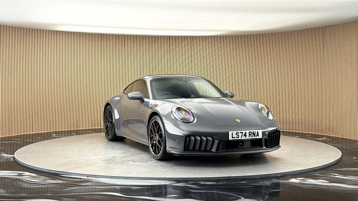 More views of Porsche 911