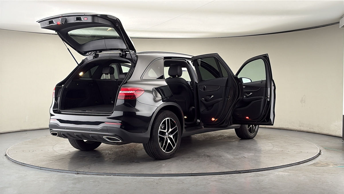 More views of Mercedes-Benz GLC