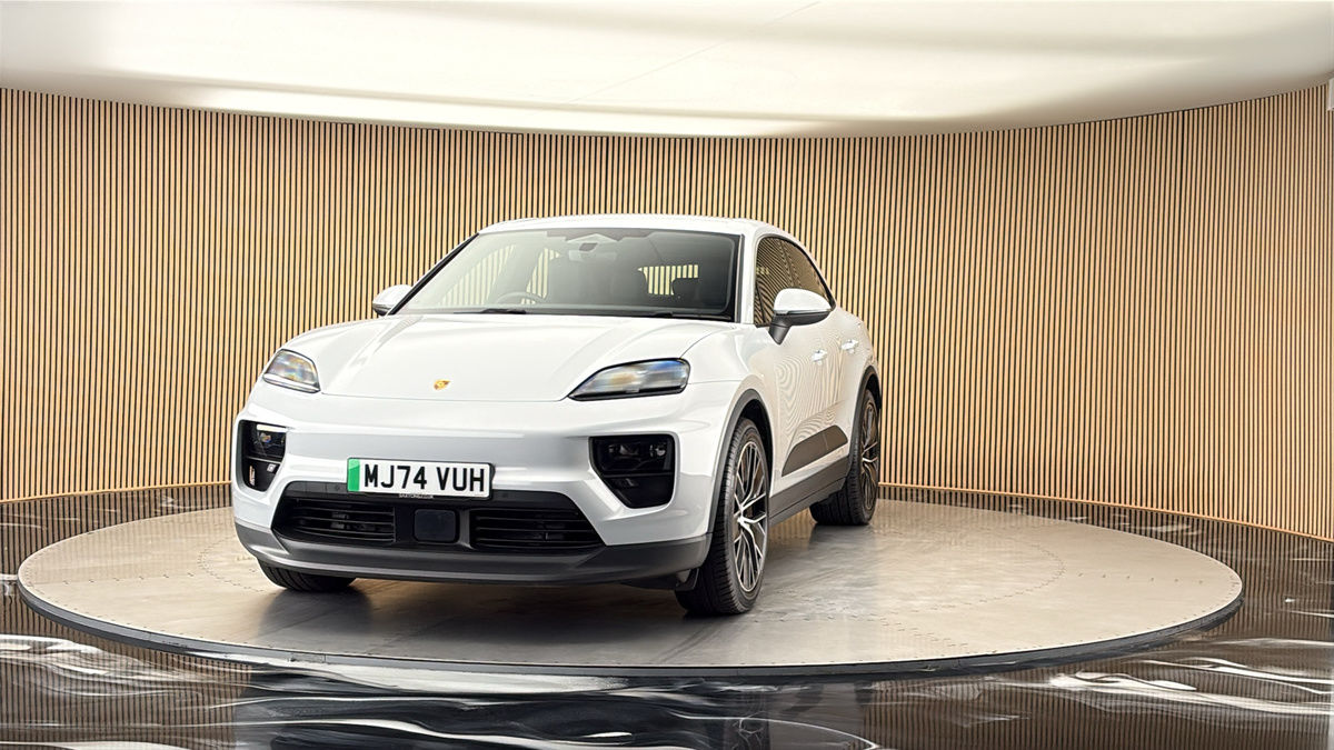 More views of Porsche Macan