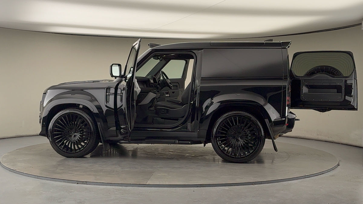 More views of Land Rover Defender 90