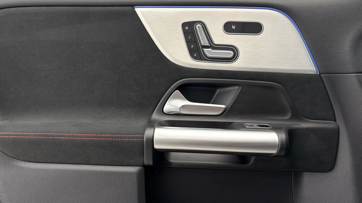 Mercedes-Benz GLA Image 19