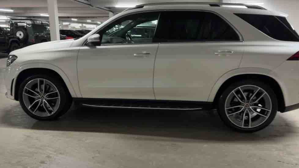 More views of Mercedes-Benz GLE