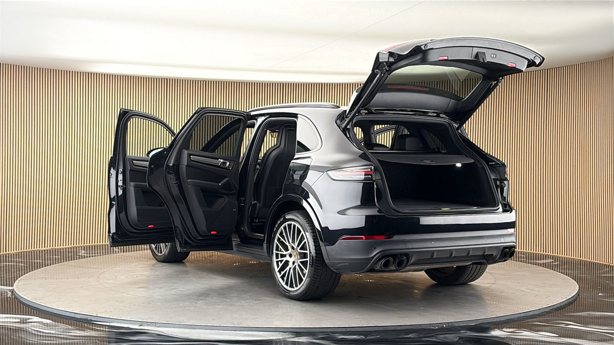 Porsche Cayenne Image 23