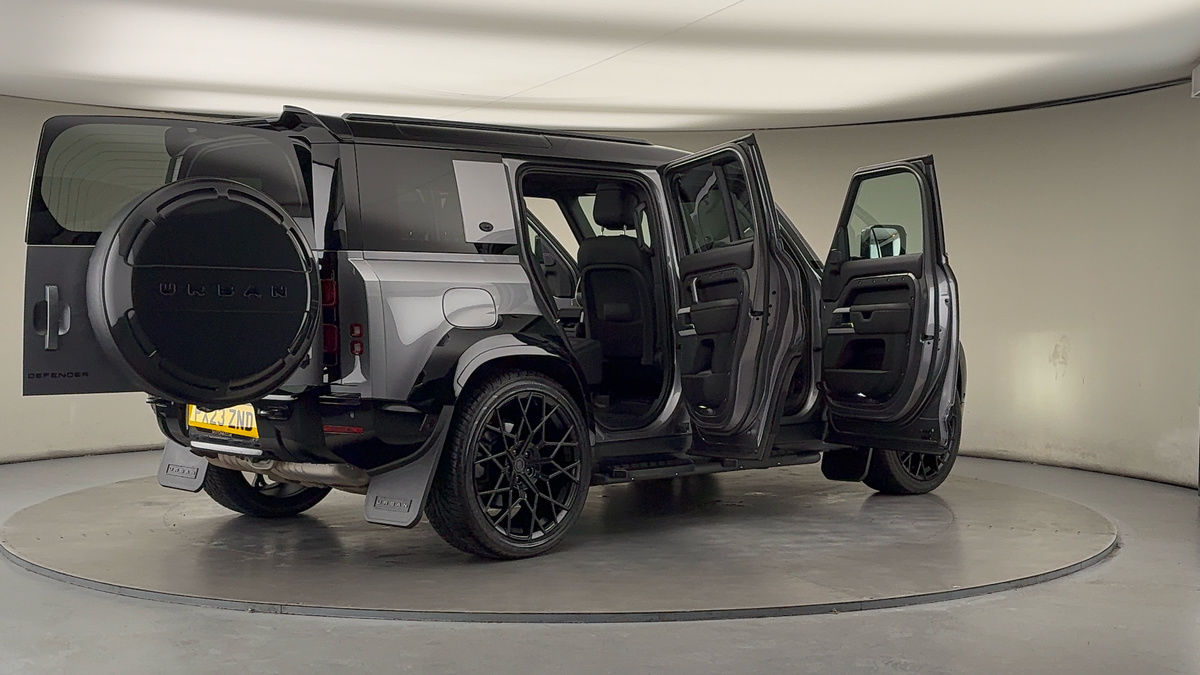 More views of Land Rover Defender 110