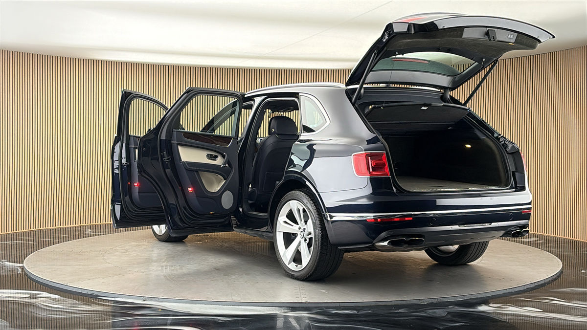 Bentley Bentayga Image 23