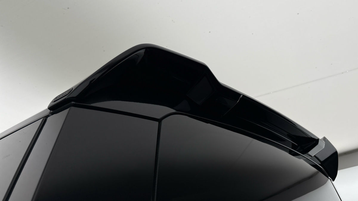 Land Rover Defender 90 Urban Image 25