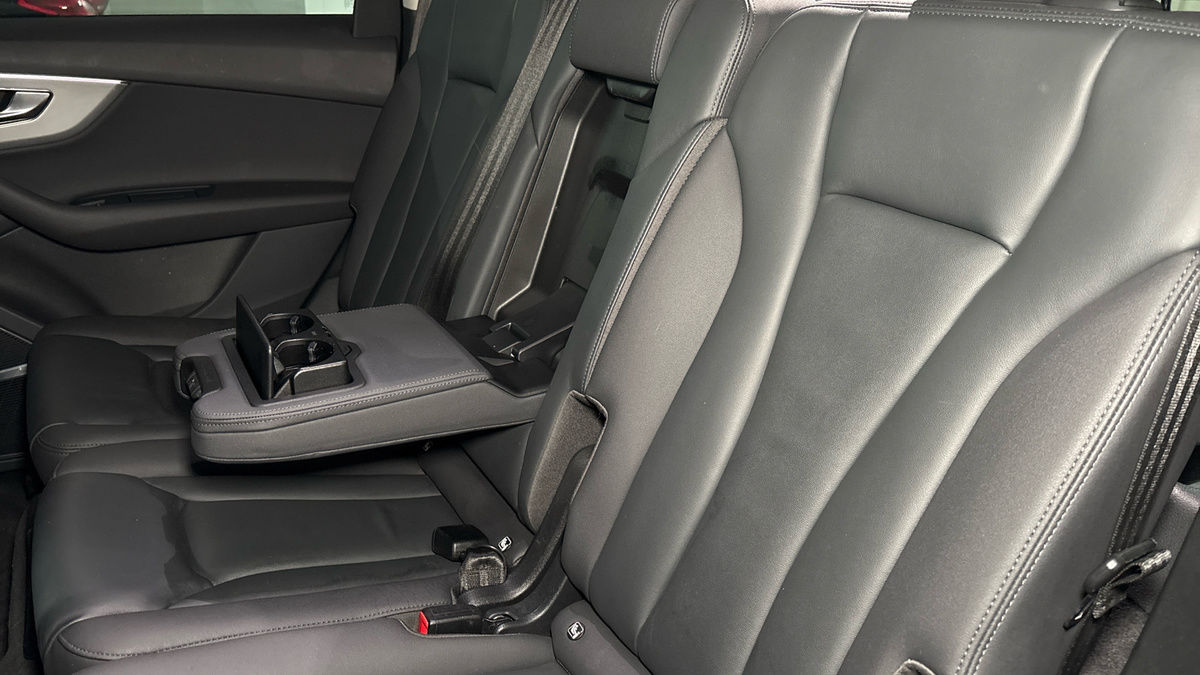 Audi Q7 Image 9