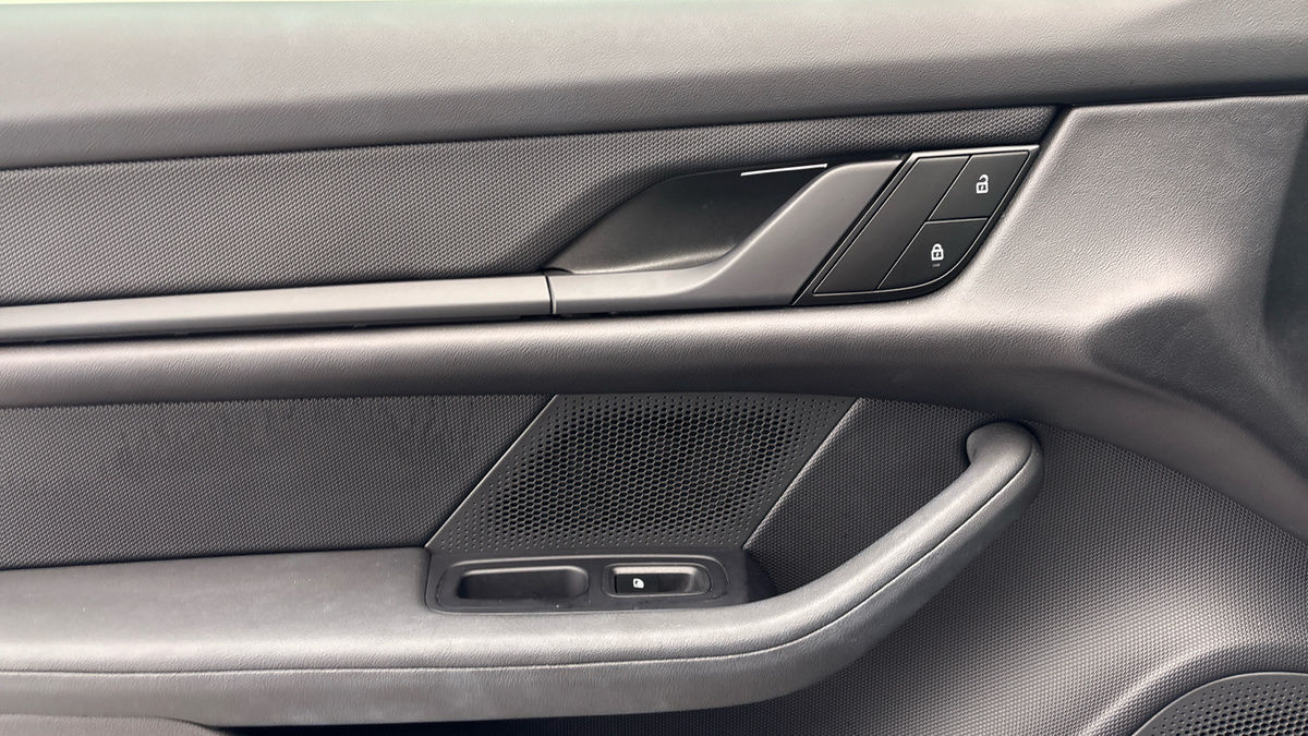 Porsche Taycan Image 19