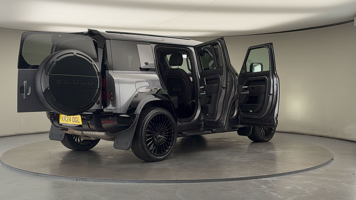 More views of Land Rover Defender 110