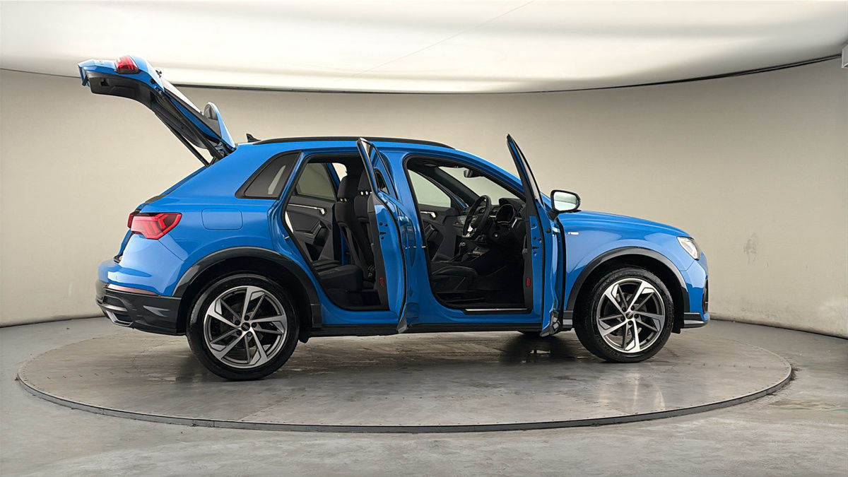 More views of Audi Q3