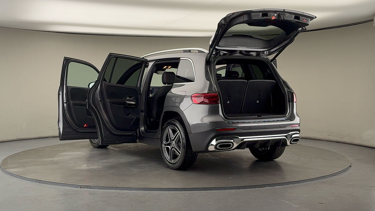 Mercedes-Benz GLB Image 23