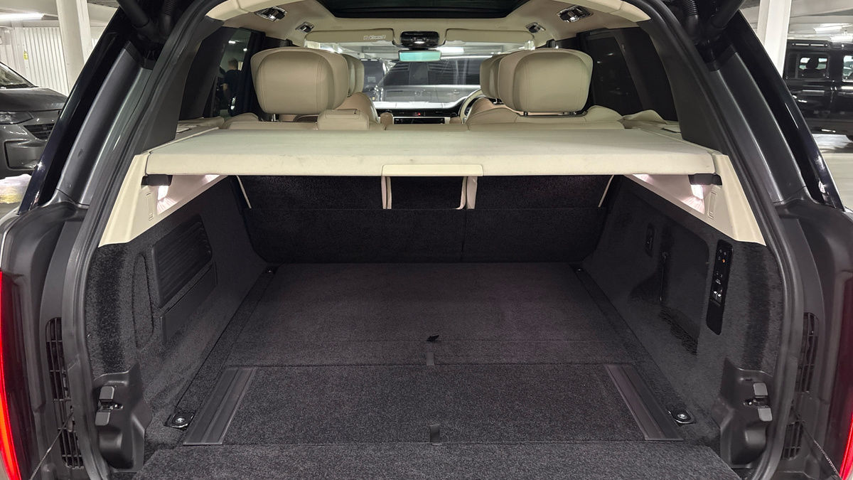 More views of Land Rover Range Rover