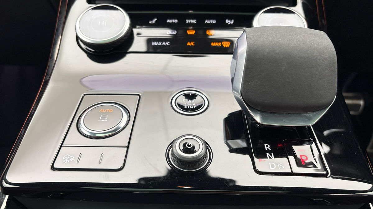 Land Rover Range Rover Sport Image 30