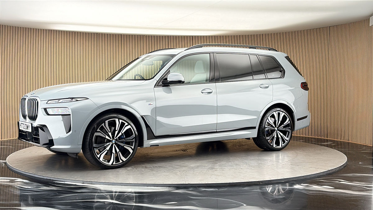 More views of BMW X7