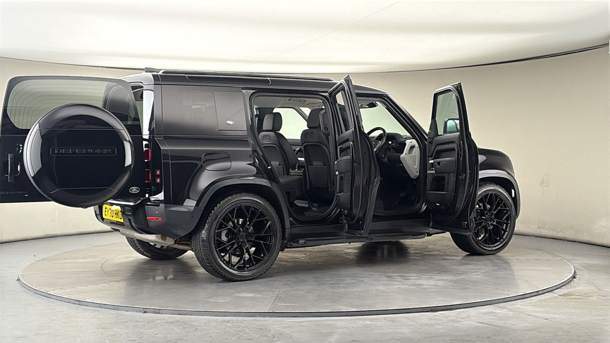 More views of Land Rover Defender 110