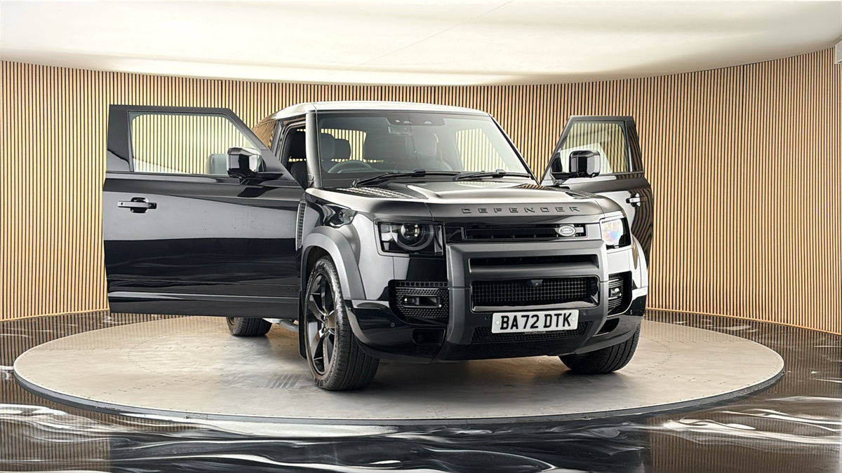 More views of Land Rover Defender 90