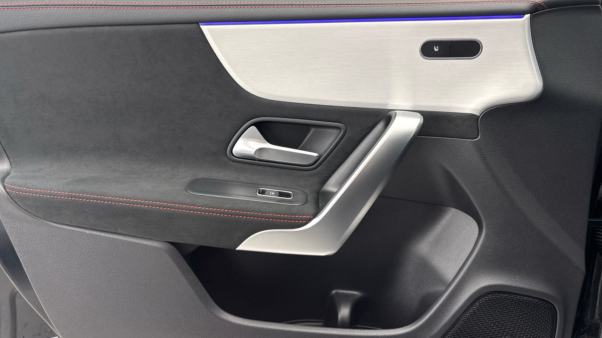 Mercedes-Benz CLA Image 19