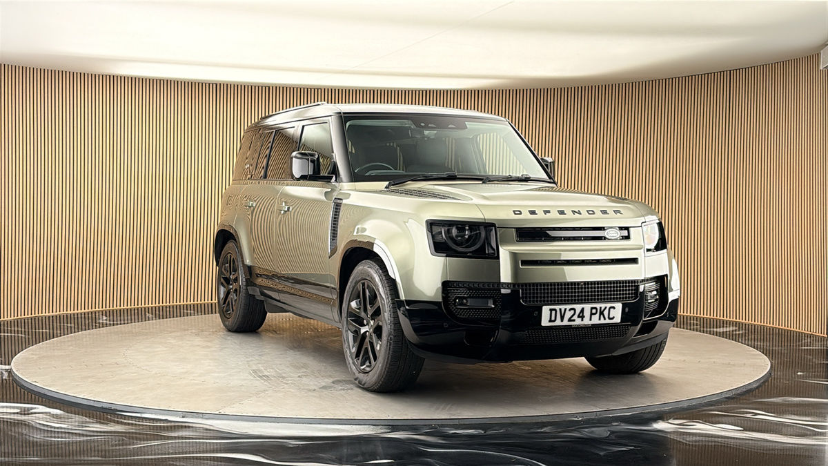More views of Land Rover Defender 110