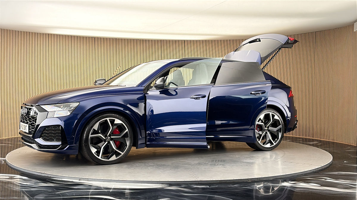 More views of Audi RSQ8