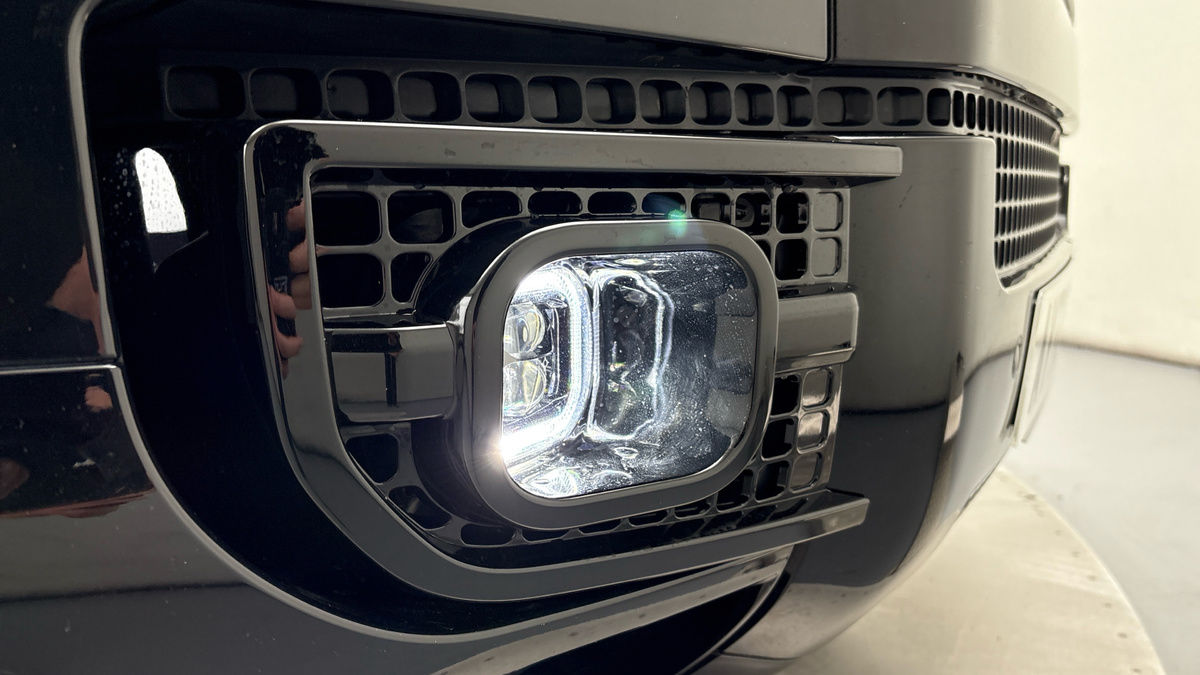 Land Rover Defender 110 Urban Image 27