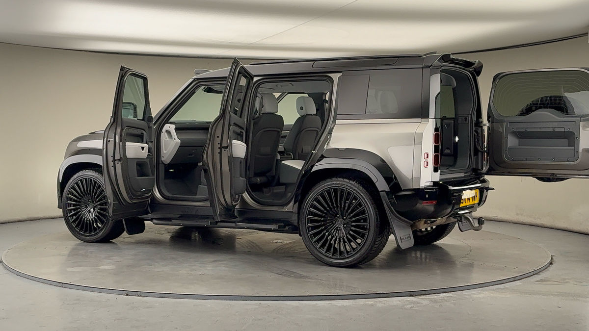 More views of Land Rover Defender 110