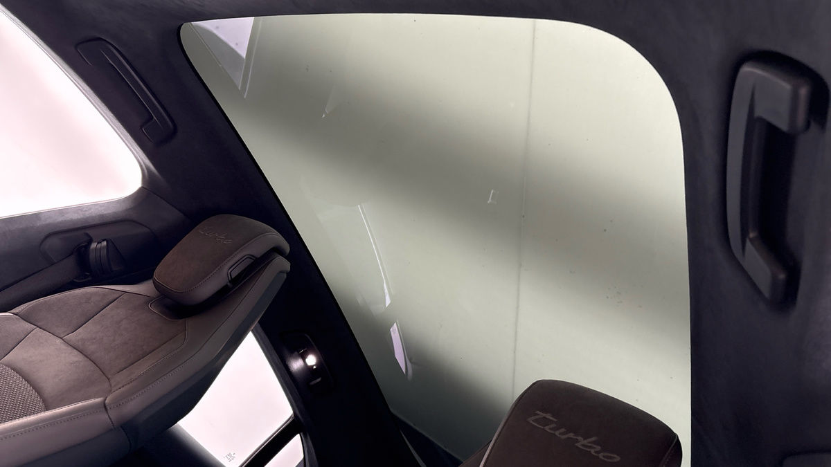 Porsche Taycan Image 6
