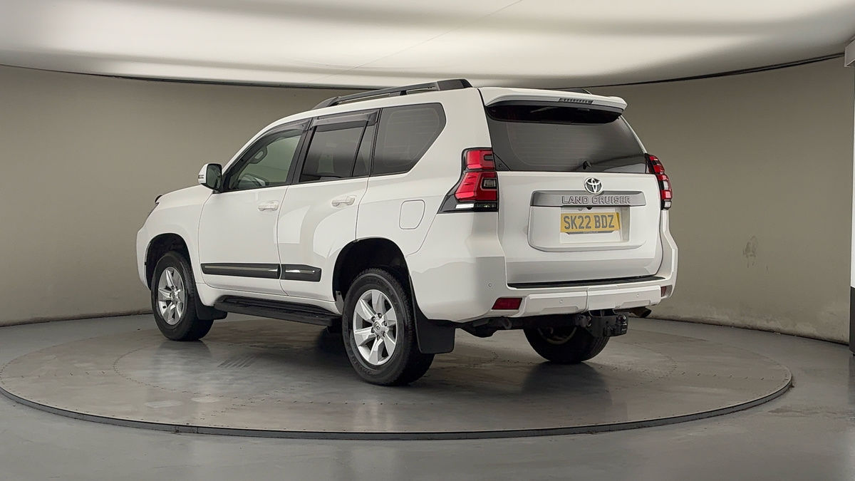 Toyota Land Cruiser Image 2