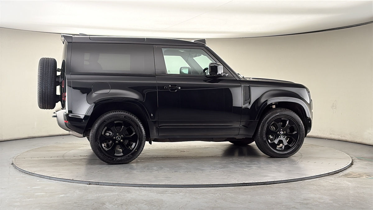 More views of Land Rover Defender 90