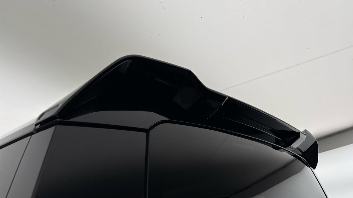 Land Rover Defender 90 Image 30