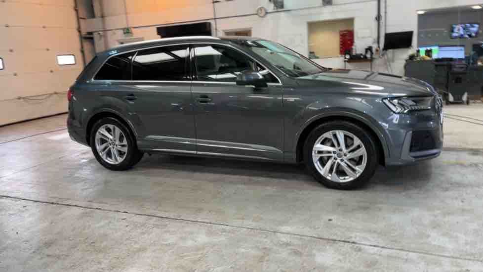 More views of Audi Q7