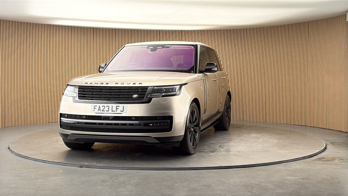 More views of Land Rover Range Rover