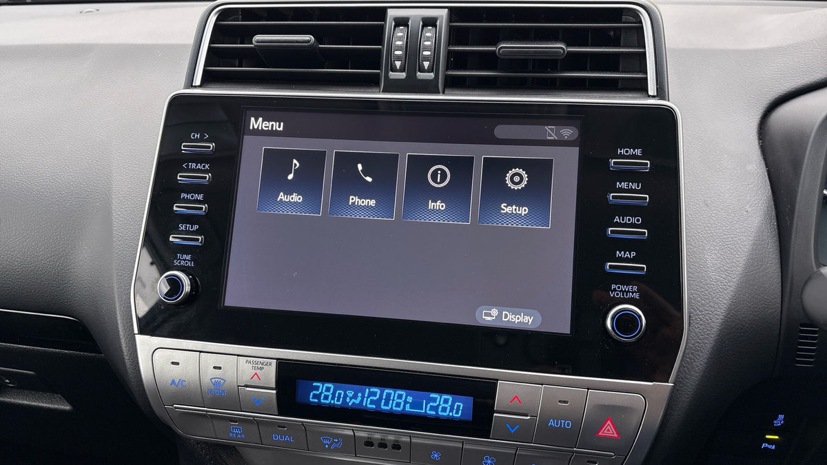 Toyota Land Cruiser Image 17