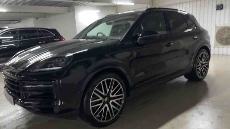 More views of Porsche Cayenne