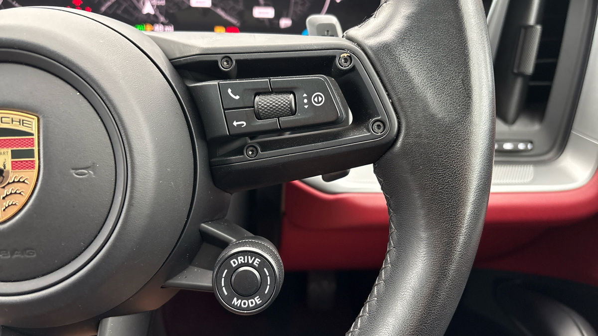 Porsche Cayenne Image 14