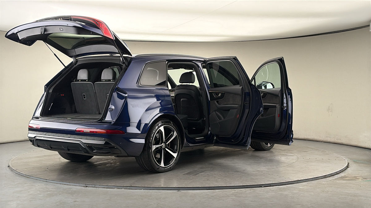 More views of Audi Q7