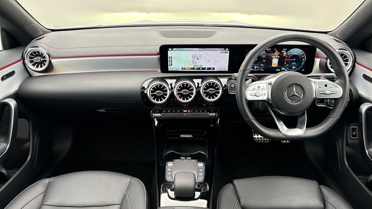 Mercedes-Benz CLA Image 18