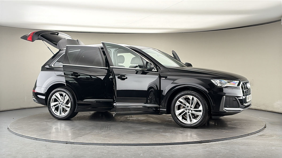 More views of Audi Q7